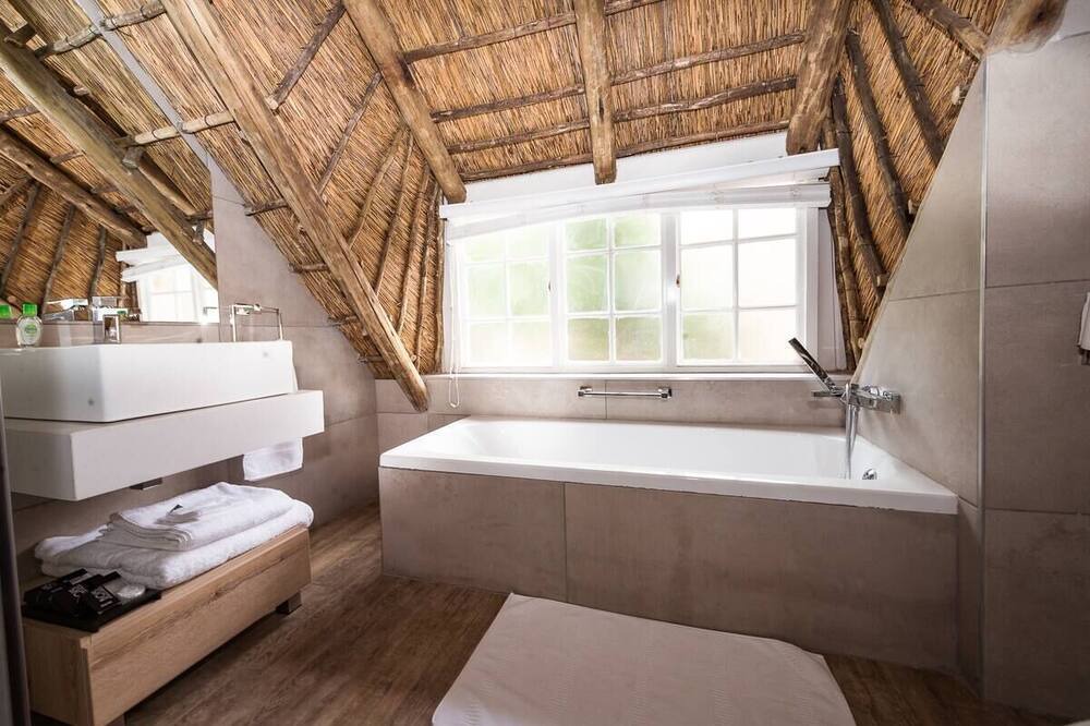 Photo of Bathroom in Greater Johannesburg Metropolitan Area