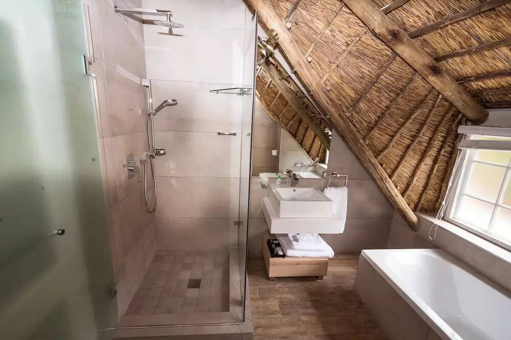 Photo of Bathroom in Greater Johannesburg Metropolitan Area