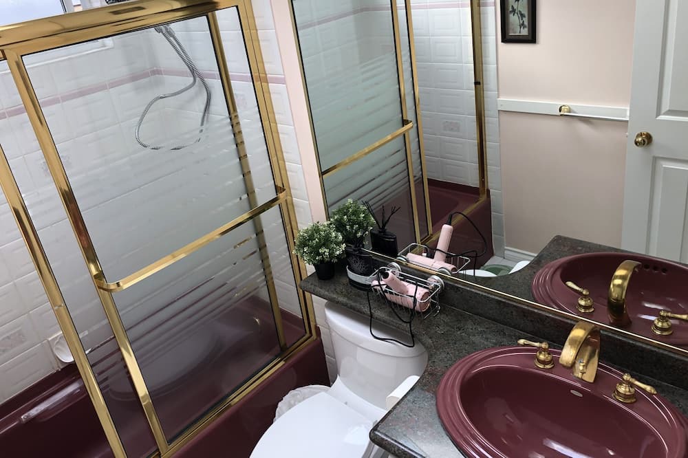 Photo of Bathroom in Fraserview