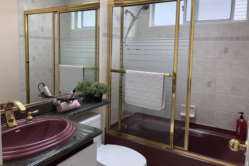 Photo of Bathroom in Fraserview