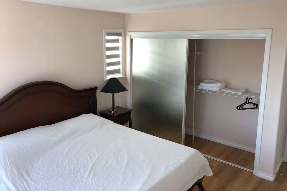 Photo of Bedroom in Fraserview