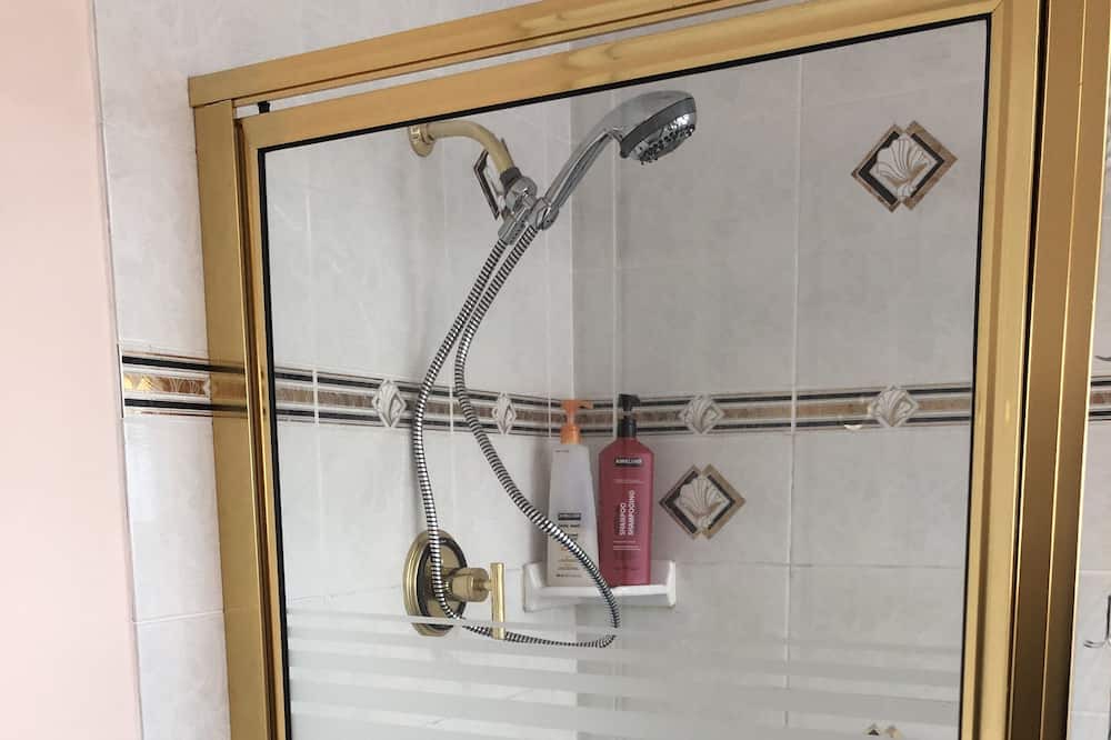 Photo of Bathroom in Fraserview