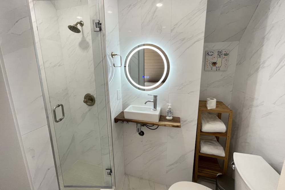Photo of Bathroom in West Vancouver