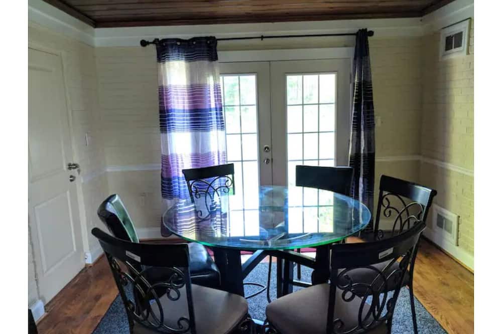 Photo of Kitchen in Hillandale