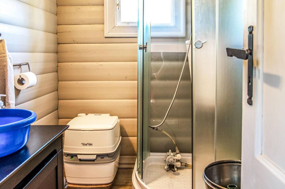 Photo of Bathroom in Rena