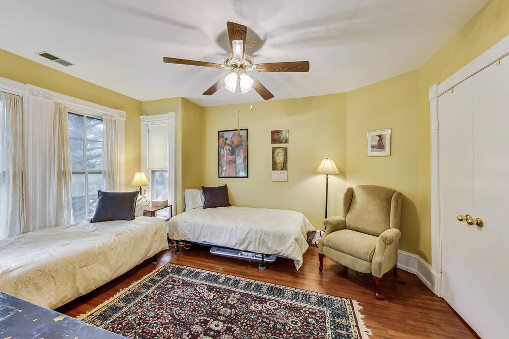 Photo of Bedroom in Takoma Park