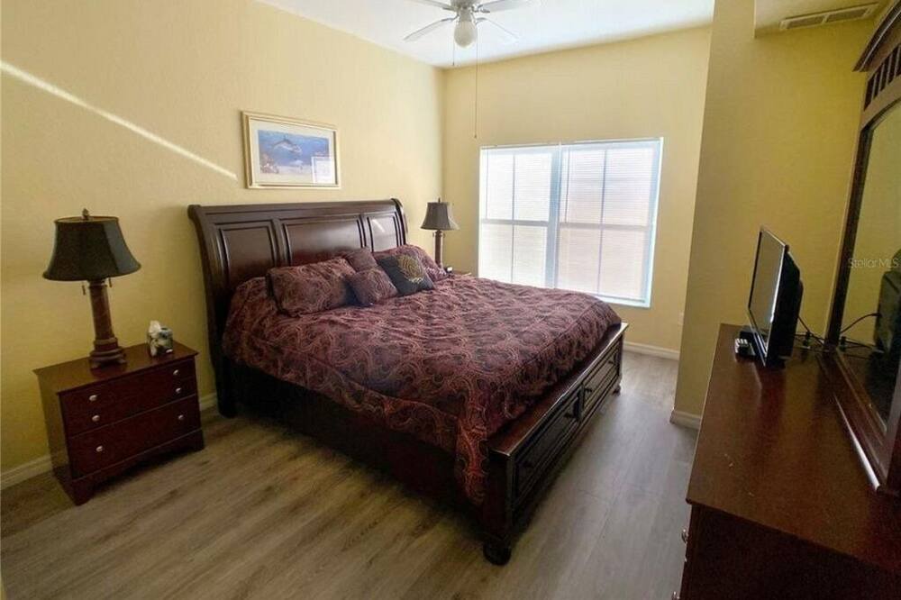 Photo of Bedroom in Venetian Bay Villages