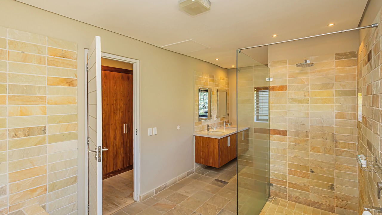 Photo of Bathroom in Koelenhof