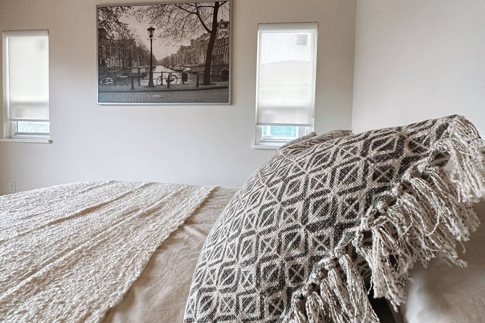 Photo of Bedroom in Fraserview