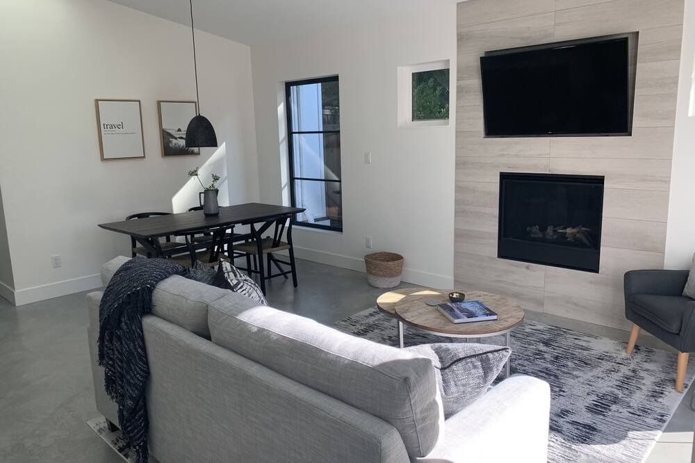 Photo of Livingroom in Canyon Heights