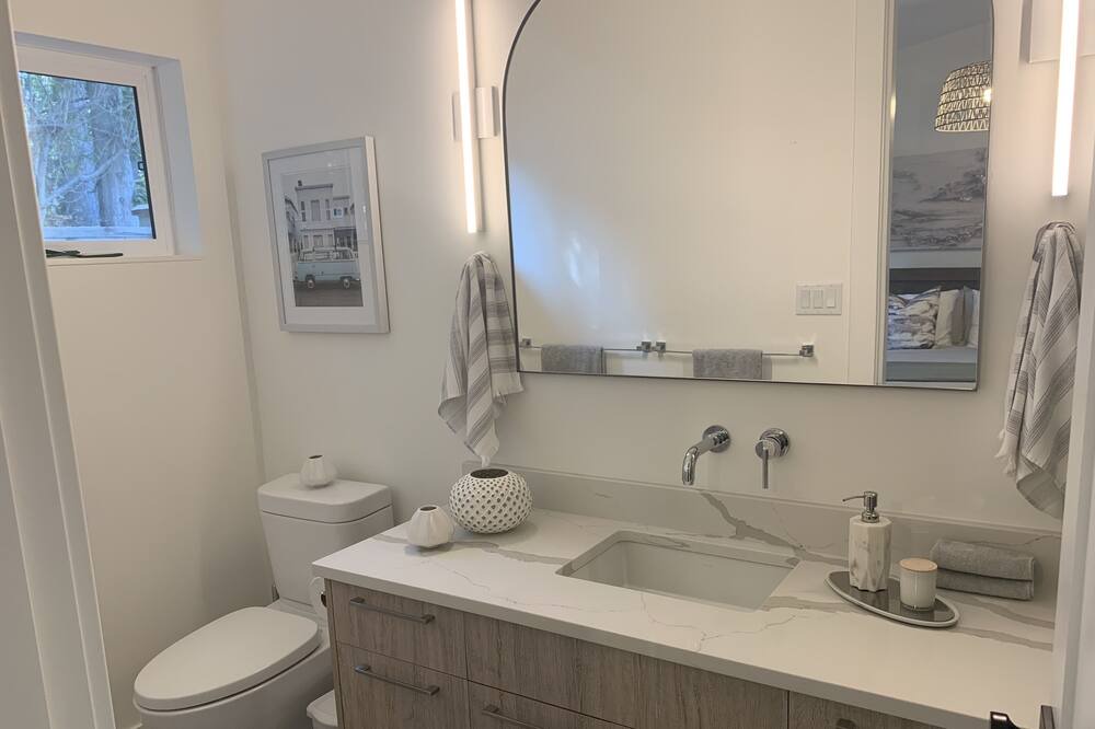 Photo of Bathroom in Canyon Heights