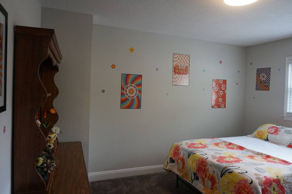 Photo of Bedroom in Villa Heights