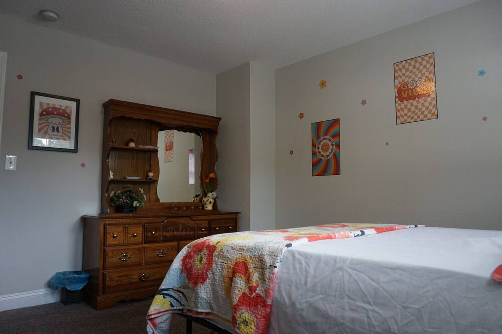 Photo of Bedroom in Villa Heights