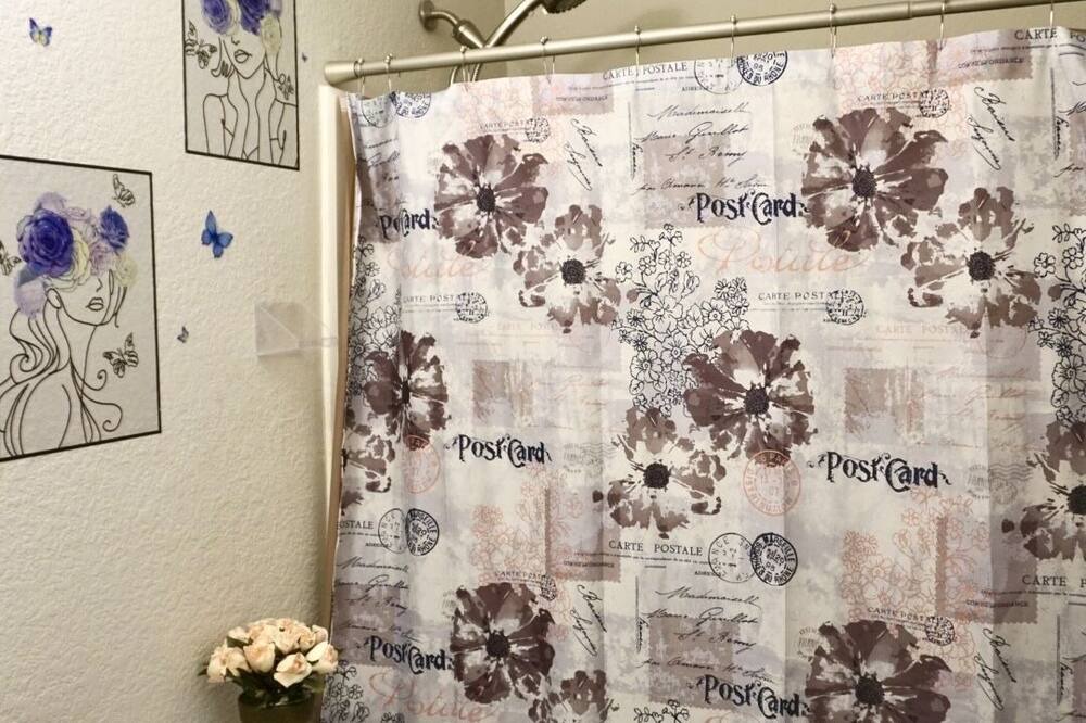 Photo of Bathroom in Villa Heights