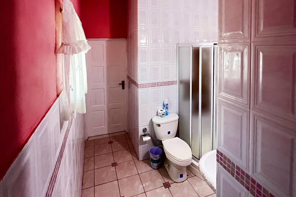Photo of Bathroom in Porus