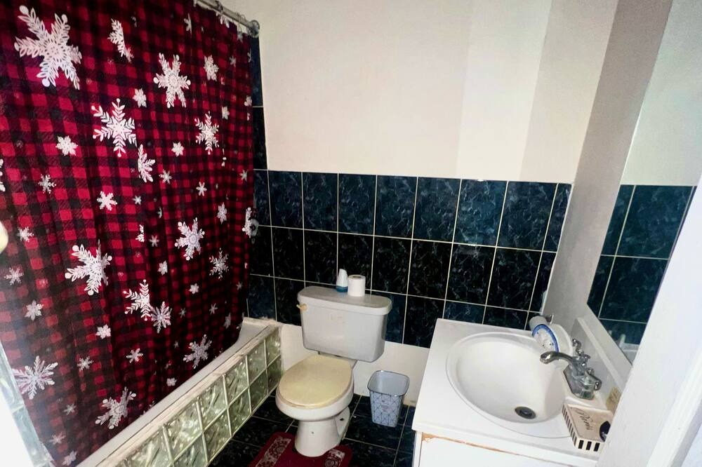 Photo of Bathroom in Porus