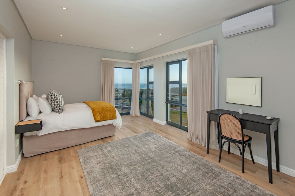 Photo of Bedroom in Chanteclair