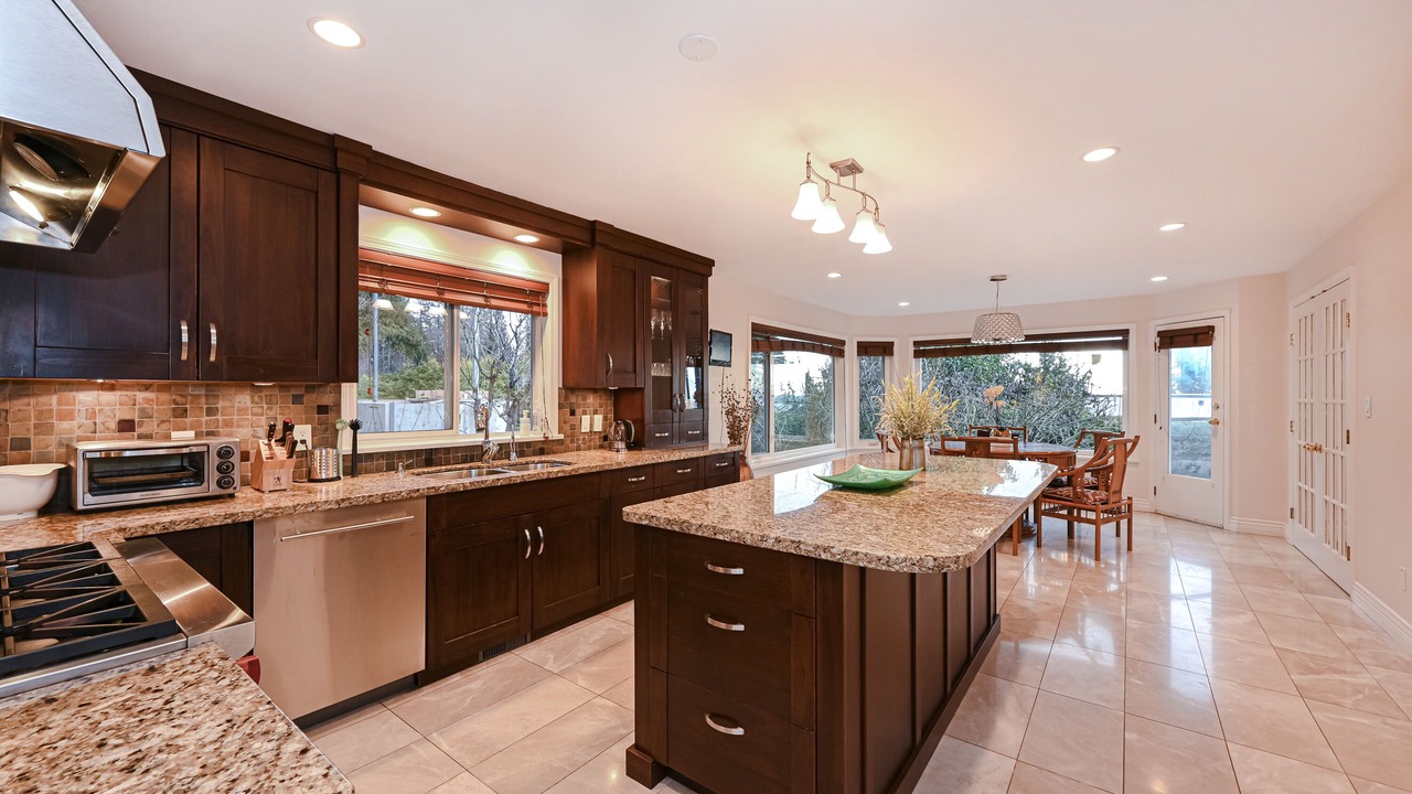 Photo of Kitchen in West Vancouver