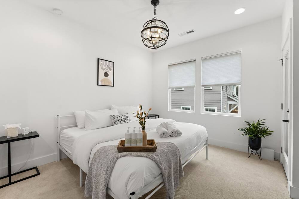 Photo of Bedroom in Plaza Midwood