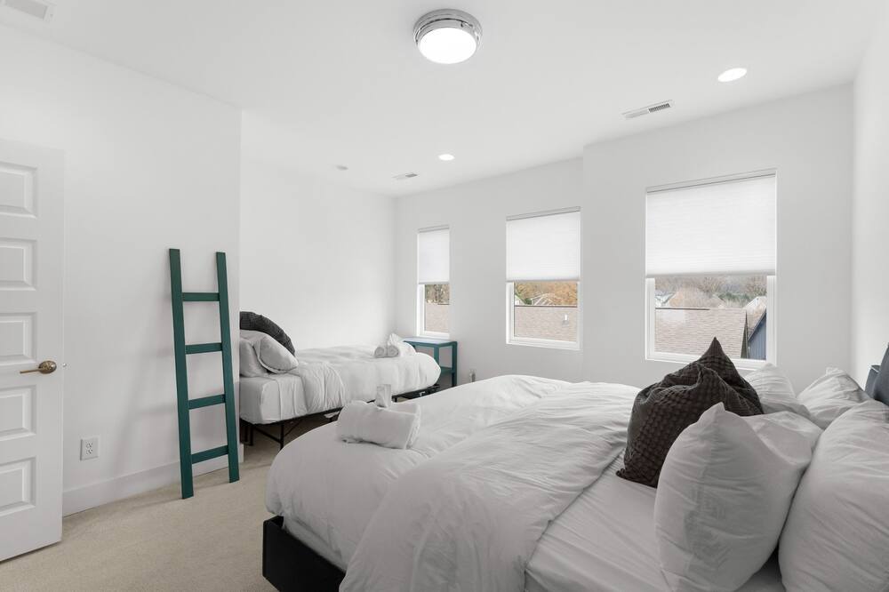 Photo of Bedroom in Plaza Midwood