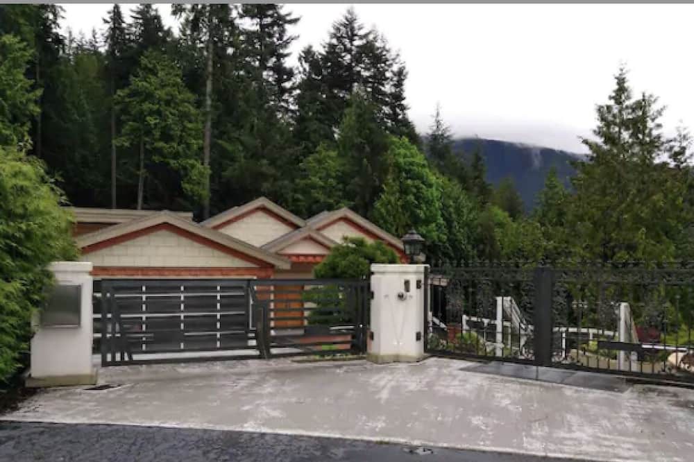 Photo of Outdoor in West Vancouver
