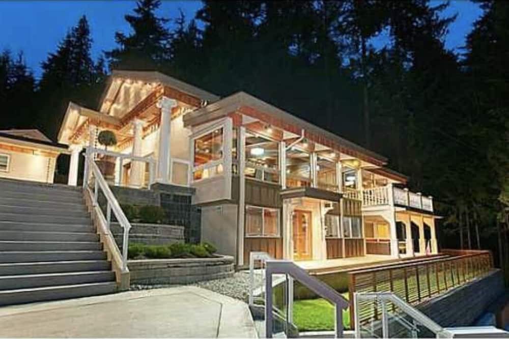 Photo of Outdoor in West Vancouver
