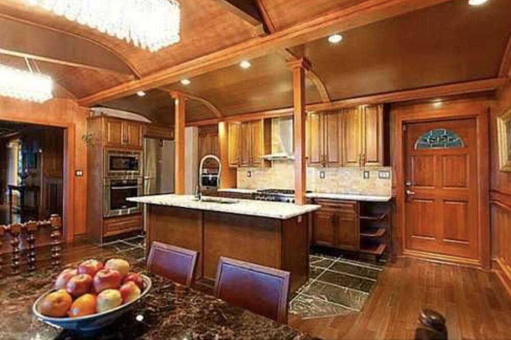 Photo of Kitchen in West Vancouver