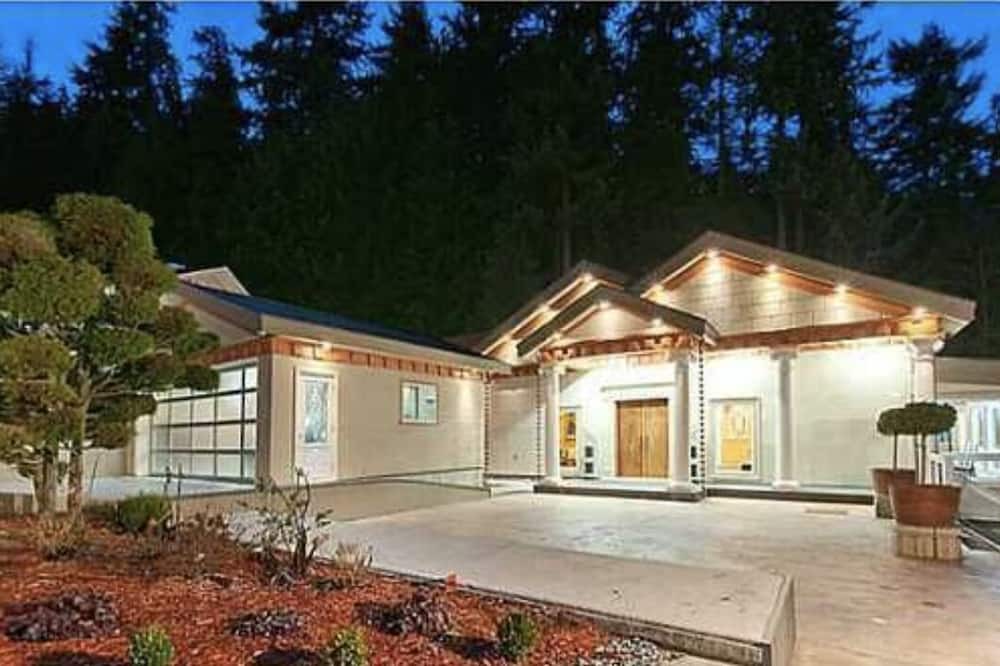 Photo of Outdoor in West Vancouver