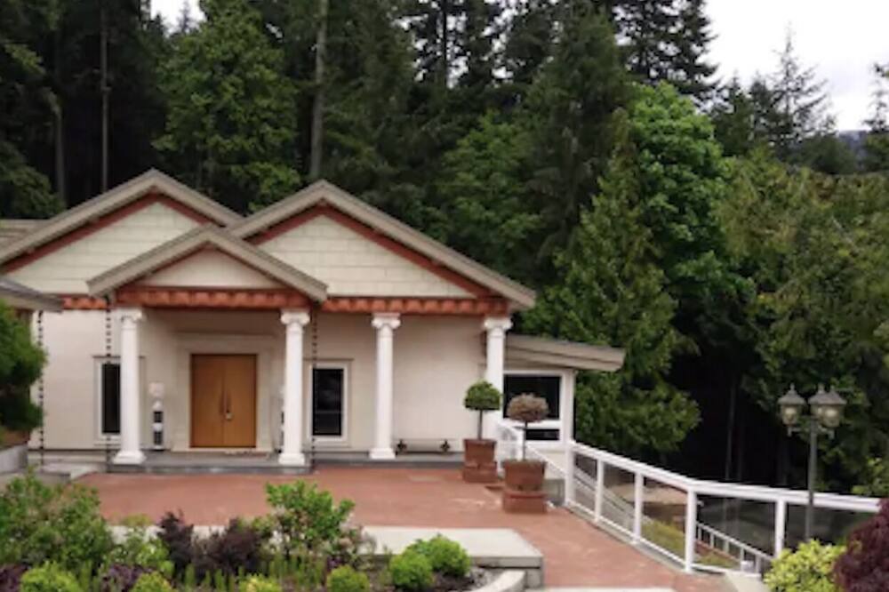 Photo of Outdoor in West Vancouver