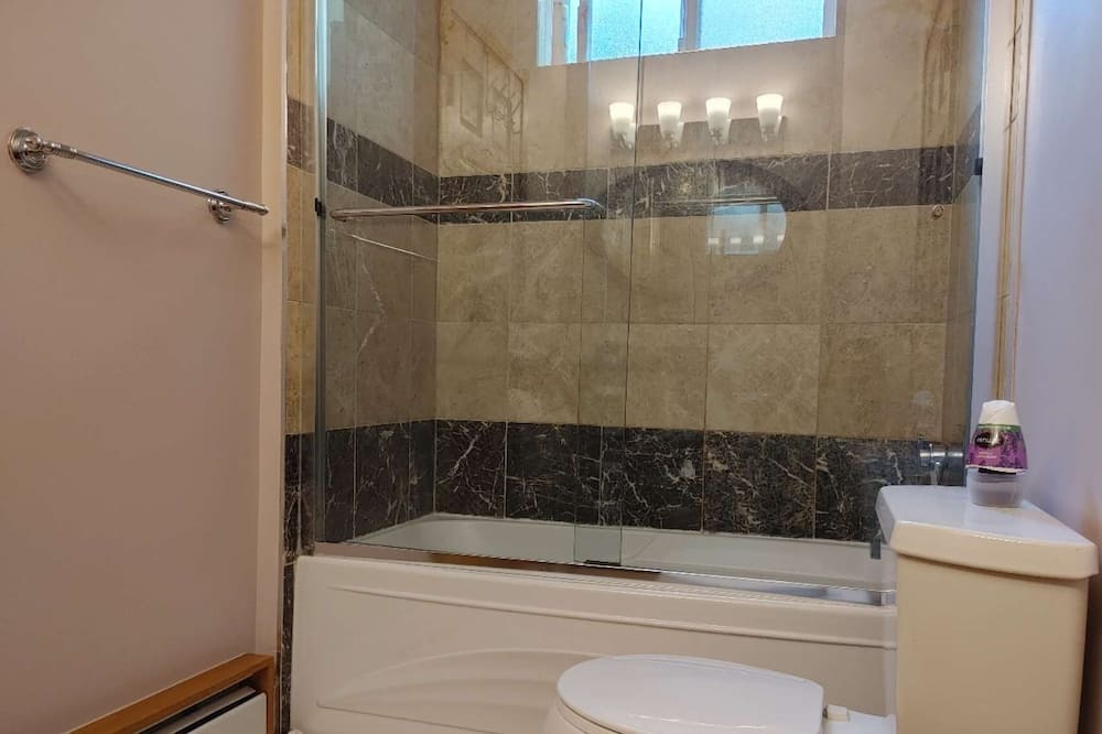 Photo of Bathroom in West Vancouver
