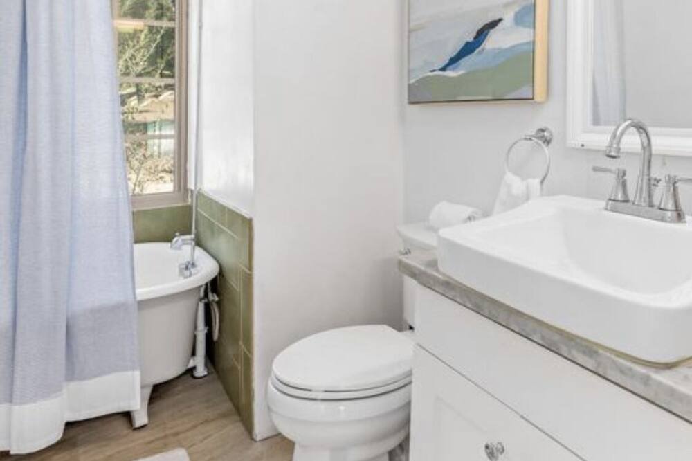 Photo of Bathroom in Mission Canyon