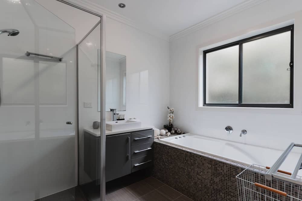 Photo of Bathroom in Forde