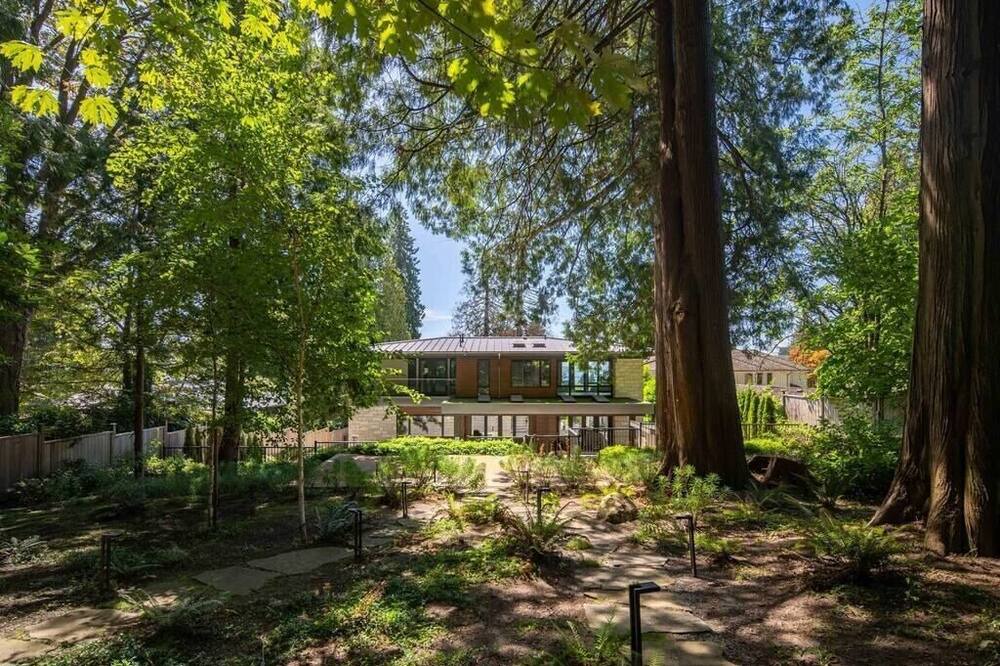 Photo of Outdoor in West Vancouver
