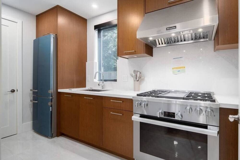 Photo of Kitchen in West Vancouver
