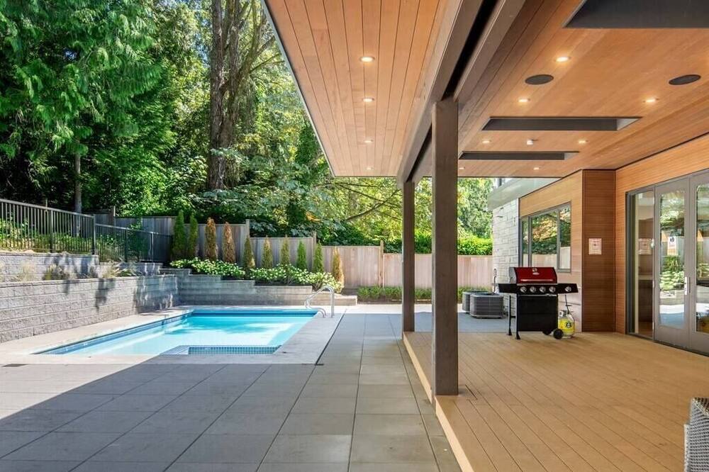 Photo of Outdoor in West Vancouver