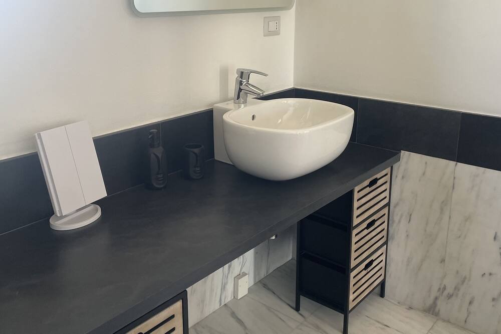 Photo of Bathroom in Calambrone