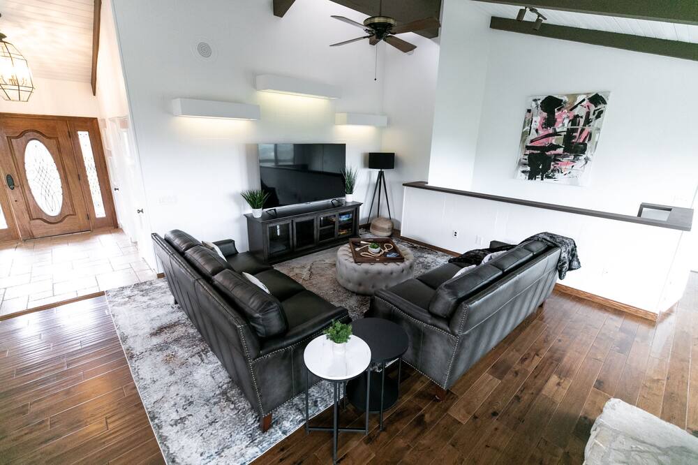 Photo of Livingroom in Thousand Oaks