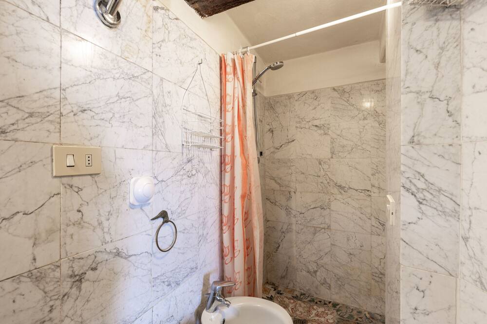 Photo of Bathroom in Calenzano