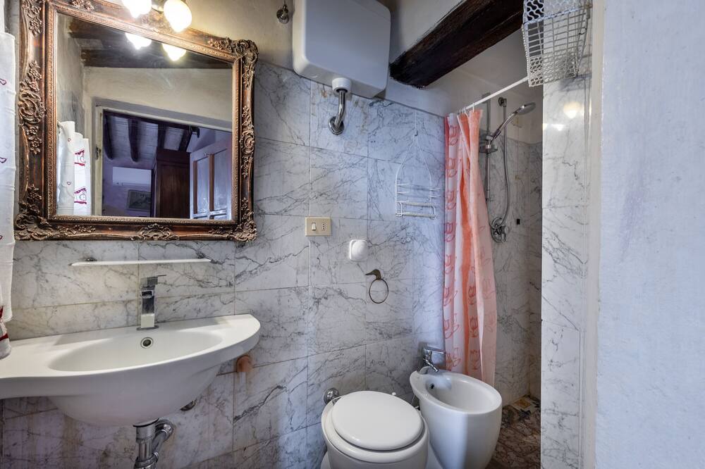 Photo of Bathroom in Calenzano