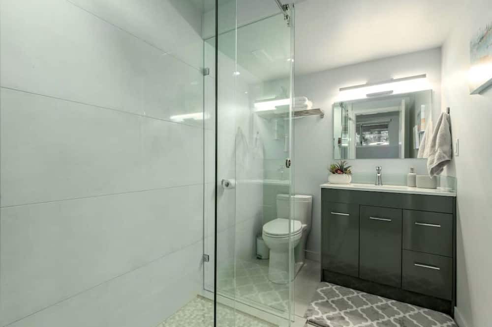 Photo of Bathroom in Canyon Heights