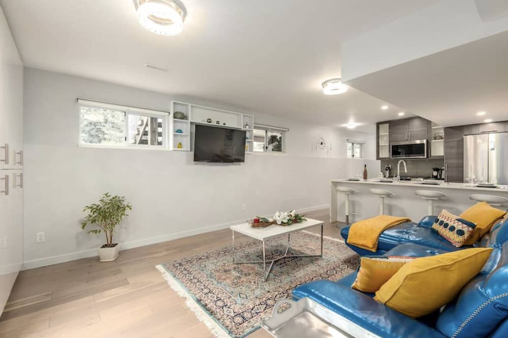 Photo of Livingroom in Canyon Heights