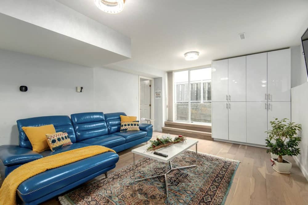 Photo of Livingroom in Canyon Heights