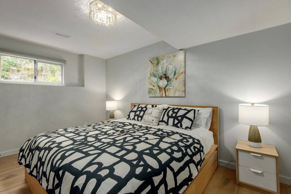 Photo of Bedroom in Canyon Heights