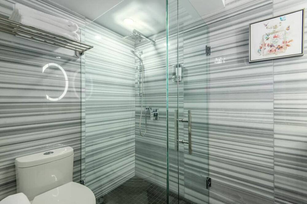 Photo of Bathroom in Canyon Heights