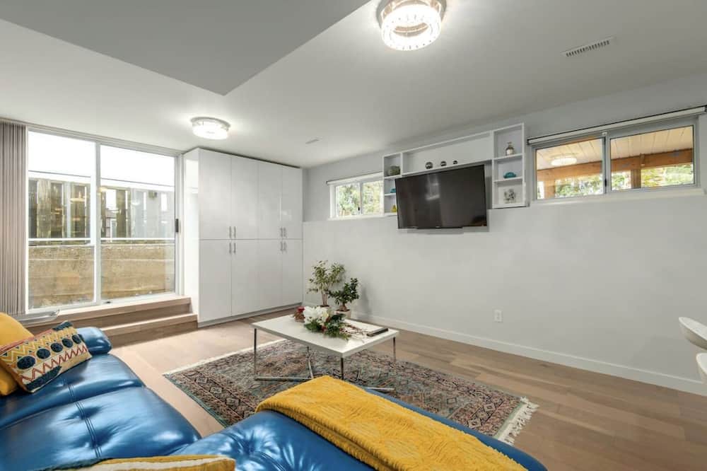 Photo of Livingroom in Canyon Heights