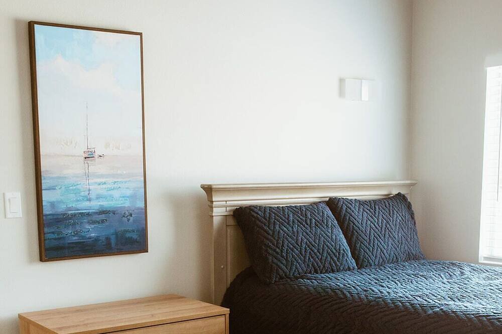 Photo of Bedroom in Oxnard Shores