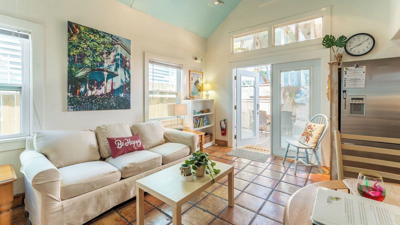 Photo of Outdoor in Uptown - Upper Duval
