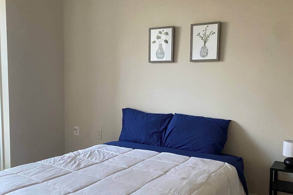 Photo of Bedroom in North Bethesda