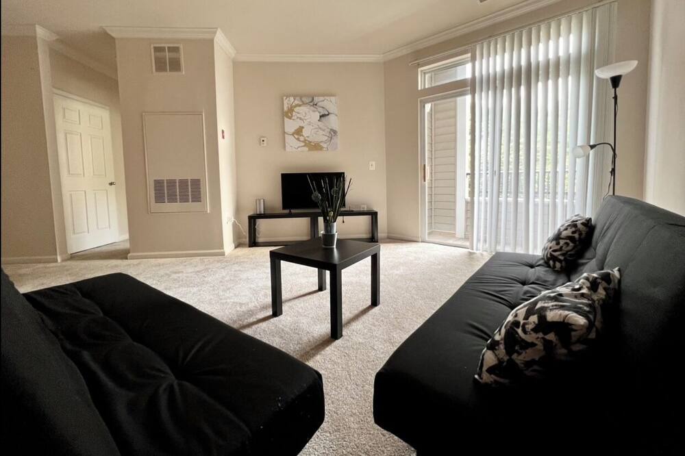 Photo of Livingroom in North Bethesda