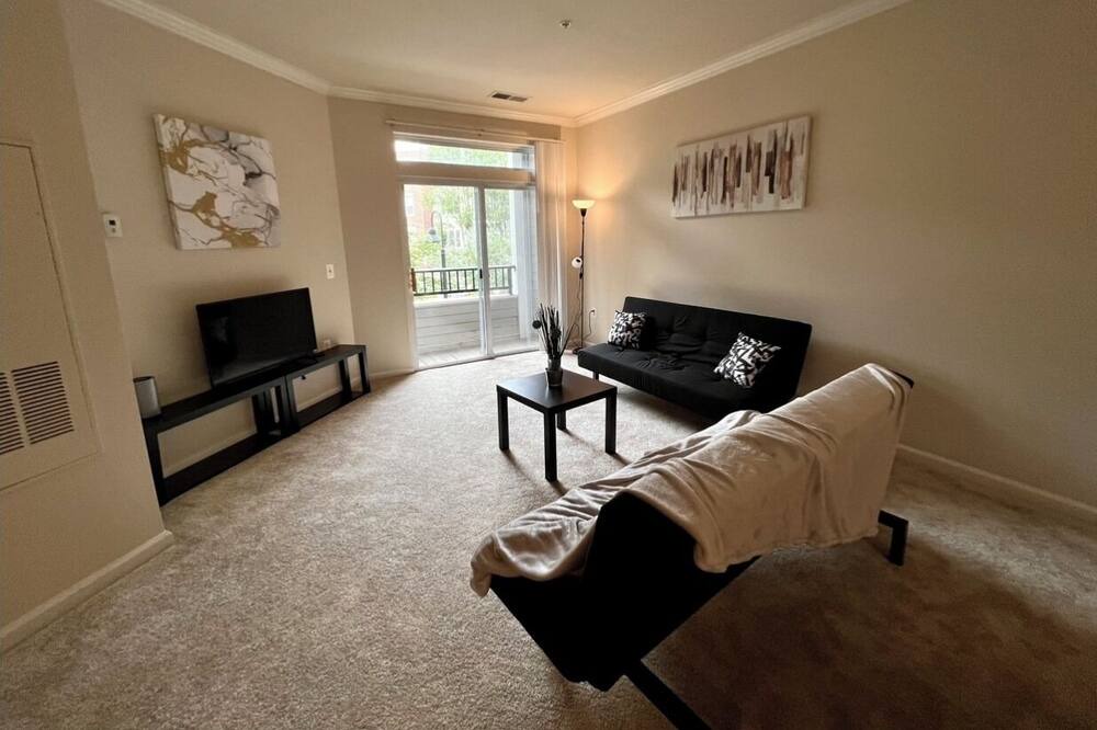 Photo of Livingroom in North Bethesda